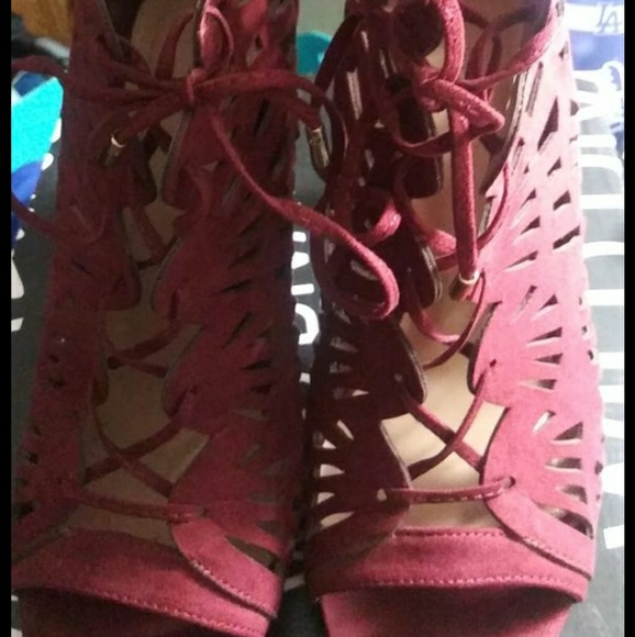 Heels - Picture 2 of 4